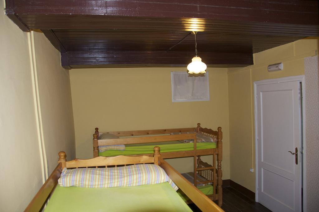 Albergue Los Blasones Sarria Zimmer foto