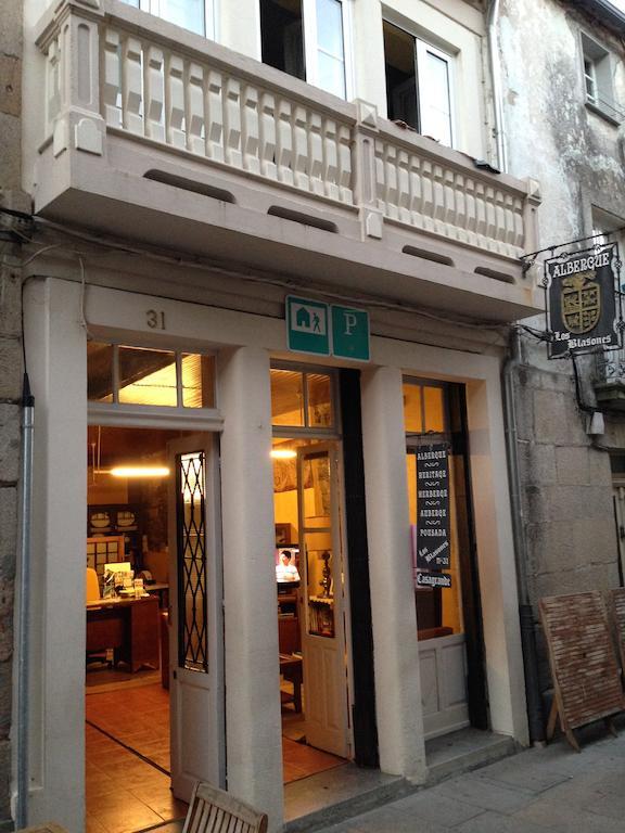 Albergue Los Blasones Sarria Exterior foto