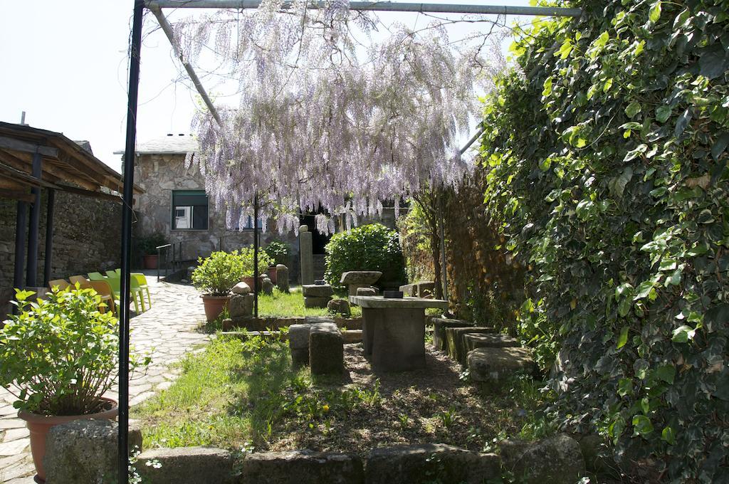 Albergue Los Blasones Sarria Exterior foto